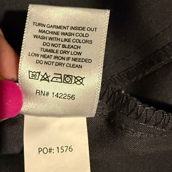 Charcoal Casma 3-Pocket Scrub Top FIGS - Picture 5 of 5